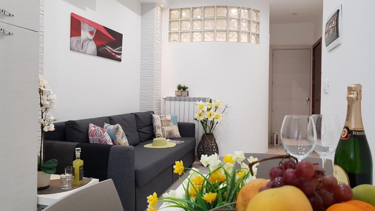 Martin Holiday Apartments Джардини-Наксос Экстерьер фото